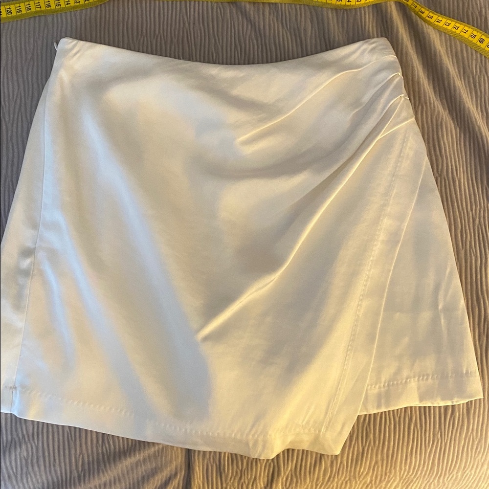 Abercrombie & F Elegant ivory Women's mini Skirt/ Size Small